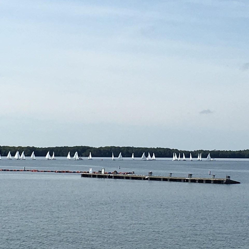 32 boats on the line!